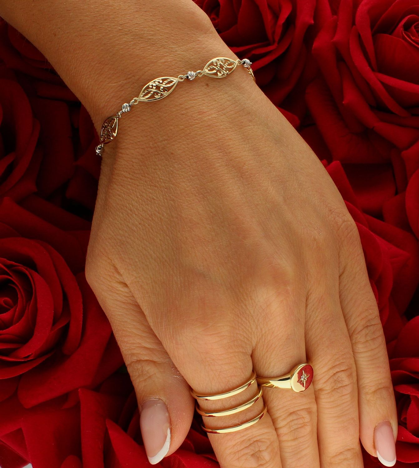 Złota bransoletka damska 375 ażurowe ogniwka BR 6823 375.  Złota bransoletka damska. Damska bransoletka złota próby 375. Bransoletka złota idealna na prezent dla kobiety..jpg